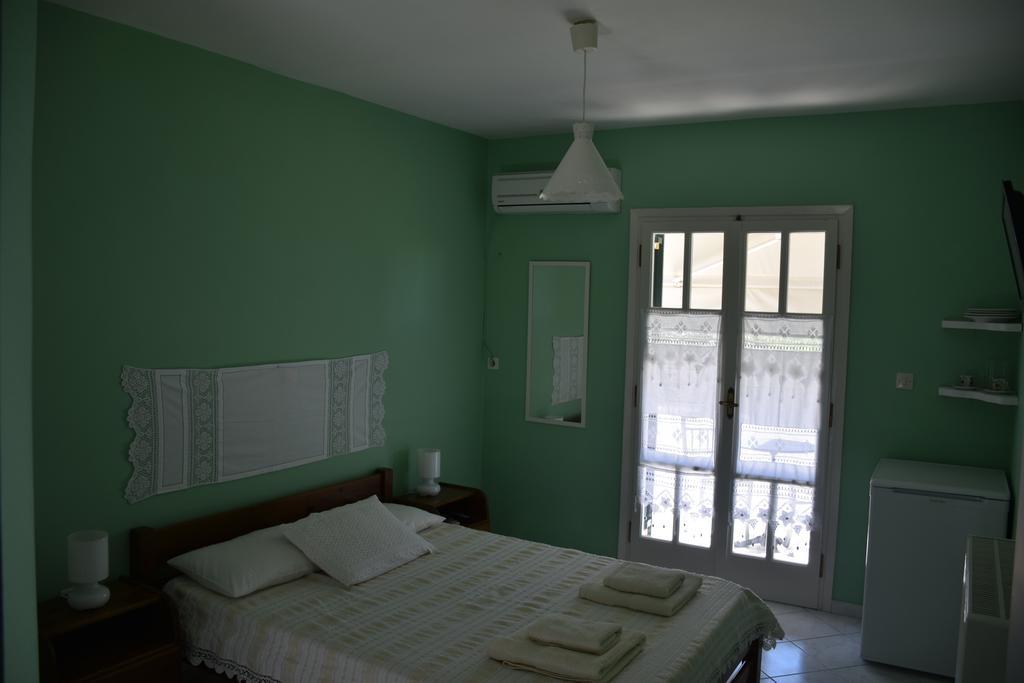 Studio Kostas Hotel Asprogerakata Exterior foto
